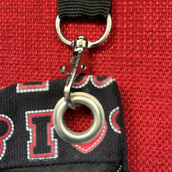 Disney  Mickey Mouse Crossbody Passport Shoulder Travel Bag Blk/Red NWOT - Picture 3 of 7